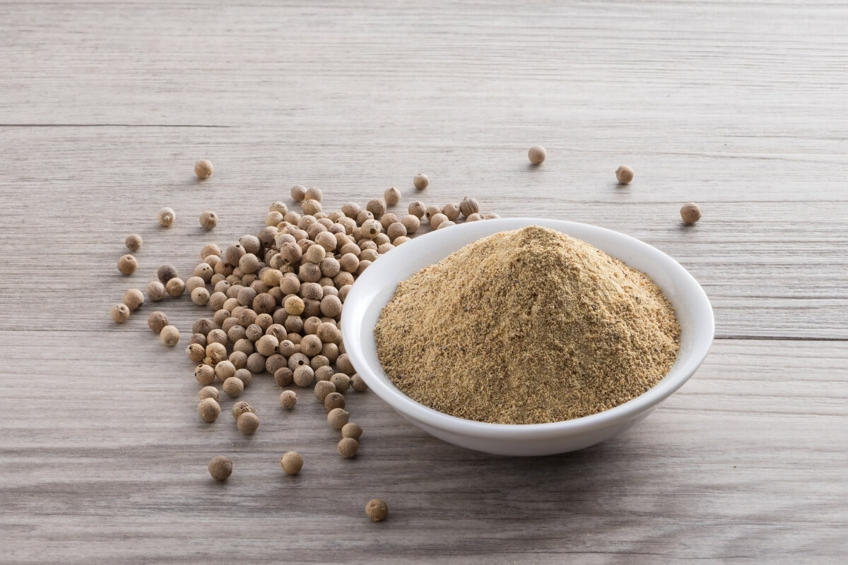 Decorticated White Pepper